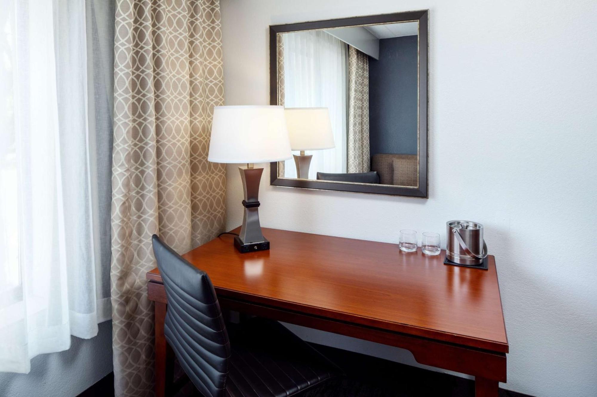 Doubletree By Hilton Princeton Exterior foto